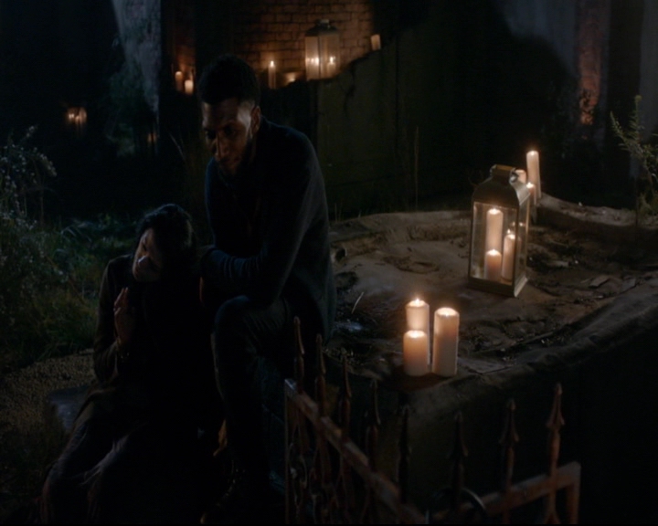 vampirediariesworld-dot-nl_TheOriginals5x10ThereInTheDisappearingLight01236.jpg