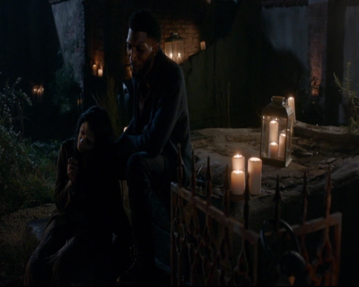 vampirediariesworld-dot-nl_TheOriginals5x10ThereInTheDisappearingLight01238.jpg