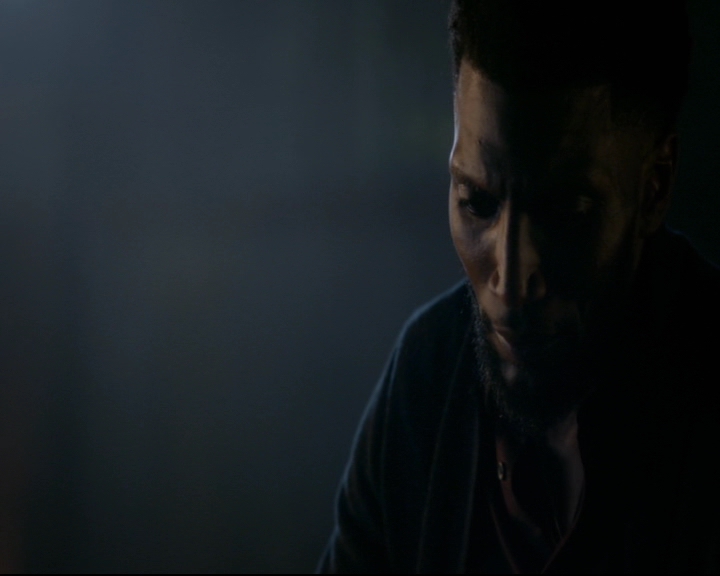 vampirediariesworld-dot-nl_TheOriginals5x10ThereInTheDisappearingLight01245.jpg