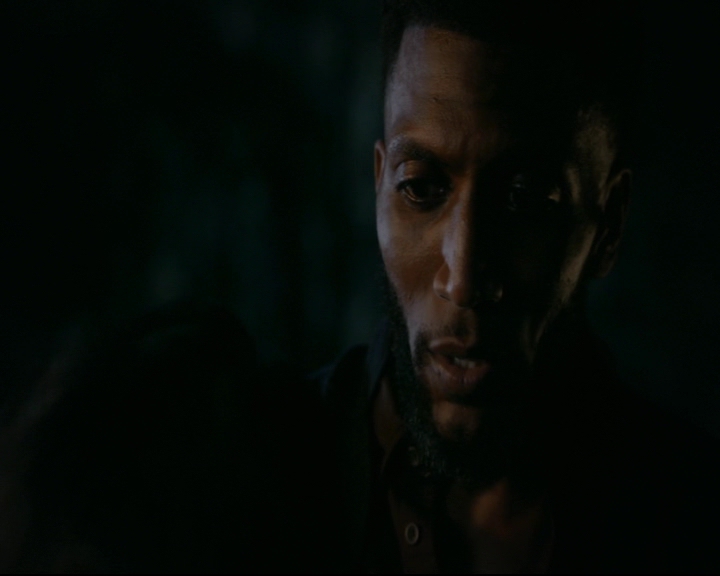 vampirediariesworld-dot-nl_TheOriginals5x10ThereInTheDisappearingLight01276.jpg