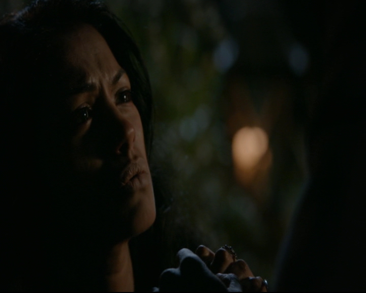 vampirediariesworld-dot-nl_TheOriginals5x10ThereInTheDisappearingLight01283.jpg