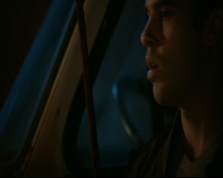 vampirediariesworld-dot-nl_TheOriginals5x10ThereInTheDisappearingLight01295.jpg