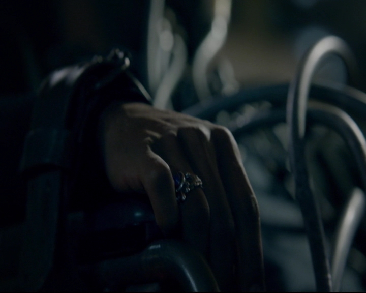 vampirediariesworld-dot-nl_TheOriginals5x10ThereInTheDisappearingLight01338.jpg