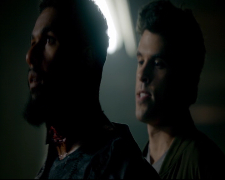 vampirediariesworld-dot-nl_TheOriginals5x10ThereInTheDisappearingLight01354.jpg