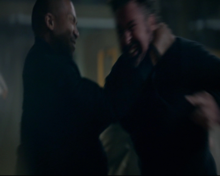 vampirediariesworld-dot-nl_TheOriginals5x10ThereInTheDisappearingLight01383.jpg