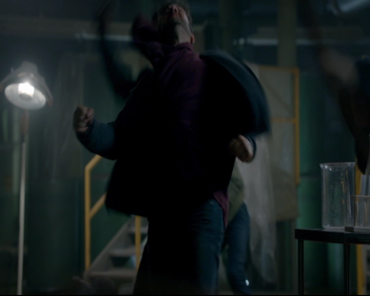 vampirediariesworld-dot-nl_TheOriginals5x10ThereInTheDisappearingLight01384.jpg