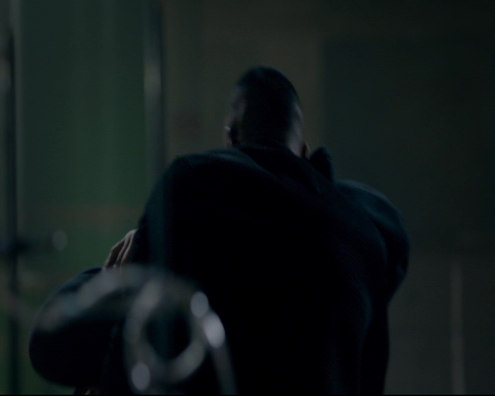 vampirediariesworld-dot-nl_TheOriginals5x10ThereInTheDisappearingLight01391.jpg
