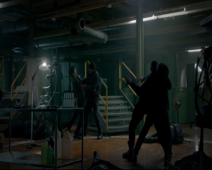 vampirediariesworld-dot-nl_TheOriginals5x10ThereInTheDisappearingLight01392.jpg