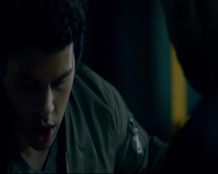 vampirediariesworld-dot-nl_TheOriginals5x10ThereInTheDisappearingLight01428.jpg