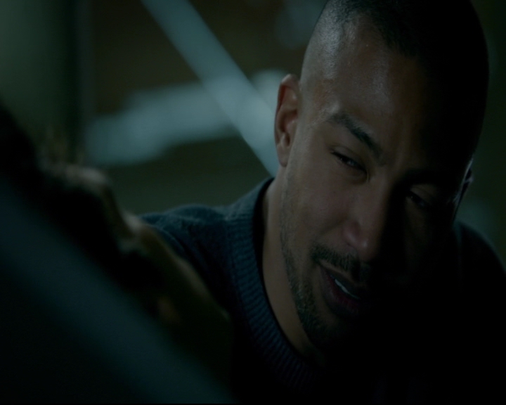 vampirediariesworld-dot-nl_TheOriginals5x10ThereInTheDisappearingLight01470.jpg