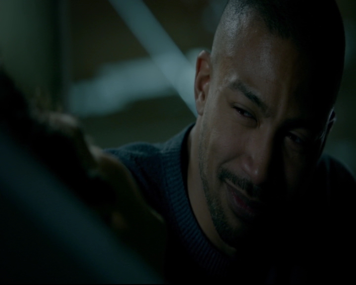 vampirediariesworld-dot-nl_TheOriginals5x10ThereInTheDisappearingLight01472.jpg