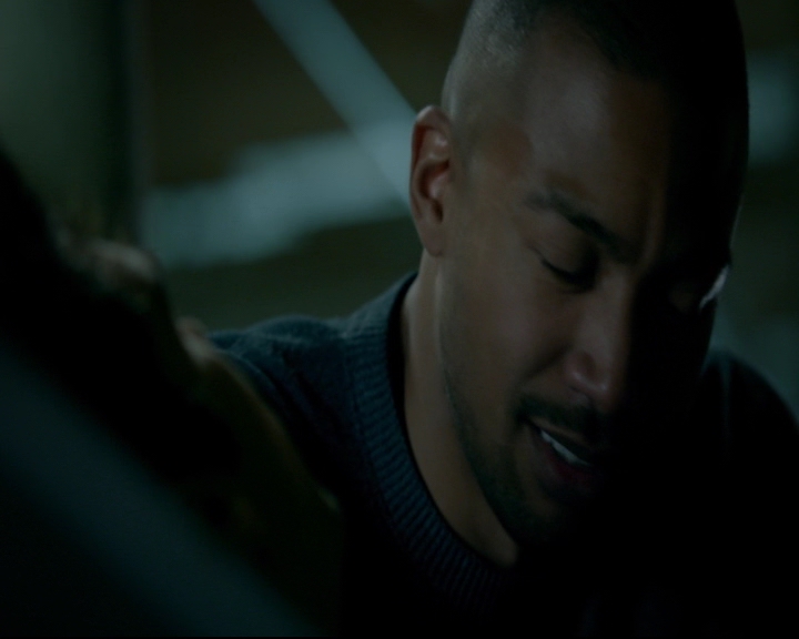 vampirediariesworld-dot-nl_TheOriginals5x10ThereInTheDisappearingLight01478.jpg
