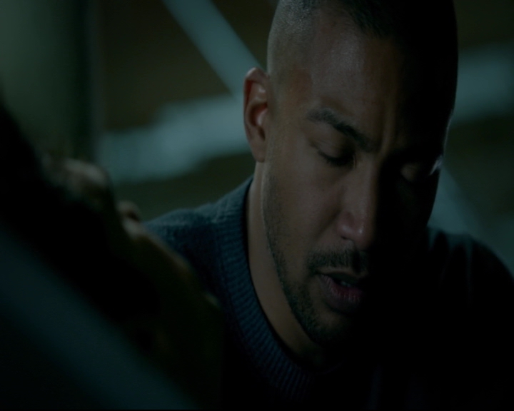 vampirediariesworld-dot-nl_TheOriginals5x10ThereInTheDisappearingLight01480.jpg