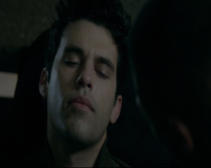 vampirediariesworld-dot-nl_TheOriginals5x10ThereInTheDisappearingLight01485.jpg