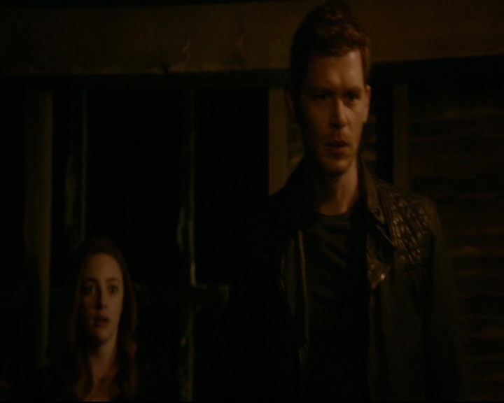 vampirediariesworld-dot-nl_TheOriginals5x10ThereInTheDisappearingLight01914.jpg