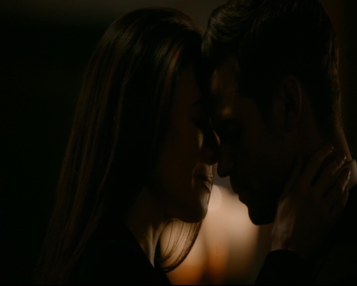 vampirediariesworld-dot-nl_TheOriginals5x10ThereInTheDisappearingLight01976.jpg