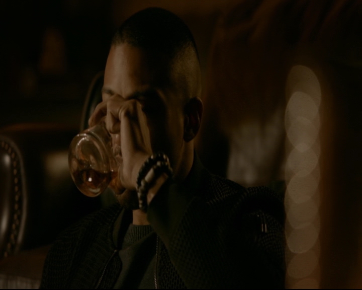 vampirediariesworld-dot-nl_TheOriginals5x10ThereInTheDisappearingLight02092.jpg