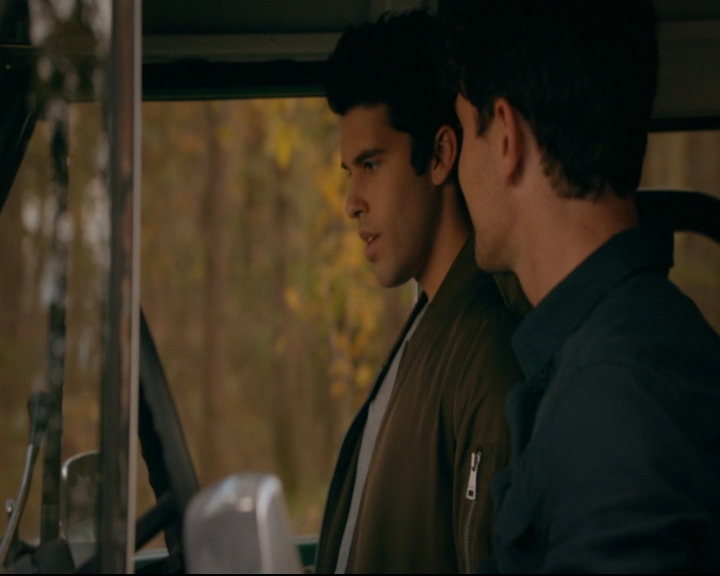 vampirediariesworld-dot-nl_TheOriginals5x10ThereInTheDisappearingLight02138.jpg