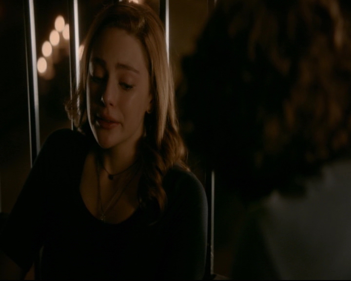 vampirediariesworld-dot-nl_TheOriginals5x10ThereInTheDisappearingLight02224.jpg