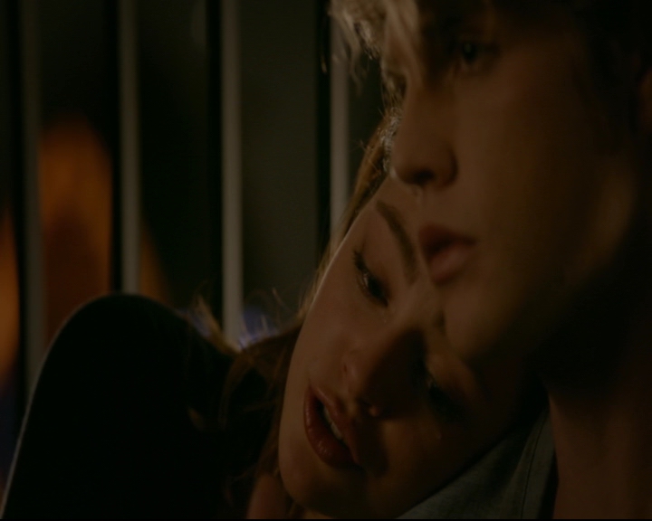 vampirediariesworld-dot-nl_TheOriginals5x10ThereInTheDisappearingLight02276.jpg