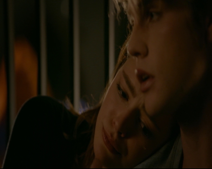 vampirediariesworld-dot-nl_TheOriginals5x10ThereInTheDisappearingLight02277.jpg