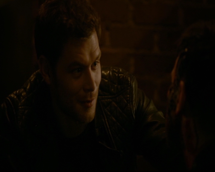 vampirediariesworld-dot-nl_TheOriginals5x10ThereInTheDisappearingLight02296.jpg