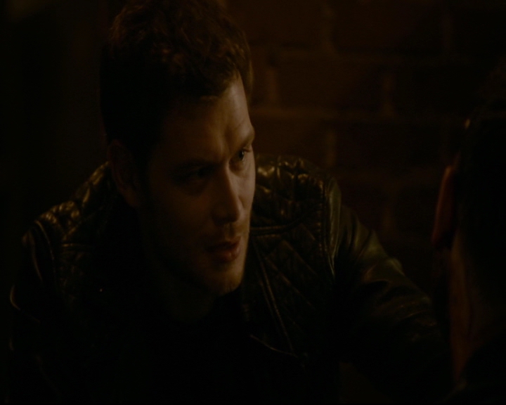 vampirediariesworld-dot-nl_TheOriginals5x10ThereInTheDisappearingLight02300.jpg