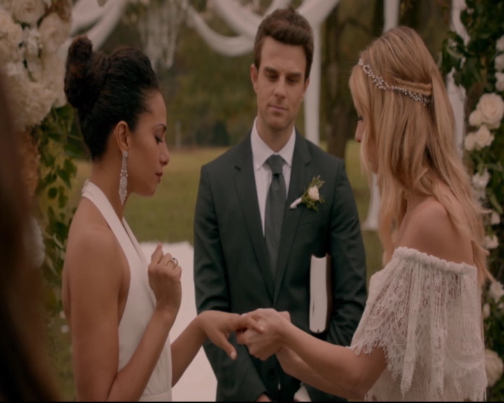 vampirediariesworld-dot-nl_TheOriginals5x11TilTheDayIDie01984.jpg vampirediariesworld-dot-nl_TheOriginals5x11TilTheDayIDie01984.jpg