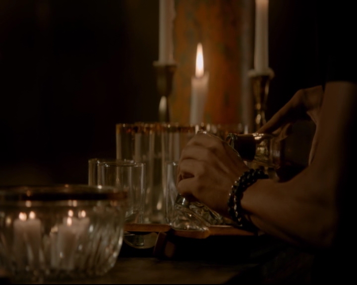 vampirediariesworld-dot-nl_TheOriginals5x12TheTaleOfTwoWolves00000.jpg