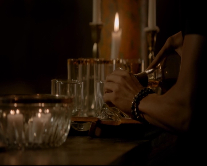 vampirediariesworld-dot-nl_TheOriginals5x12TheTaleOfTwoWolves00001.jpg