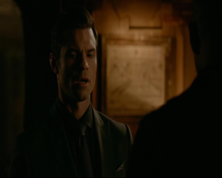 vampirediariesworld-dot-nl_TheOriginals5x12TheTaleOfTwoWolves00012.jpg