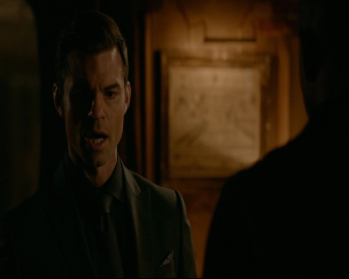 vampirediariesworld-dot-nl_TheOriginals5x12TheTaleOfTwoWolves00013.jpg