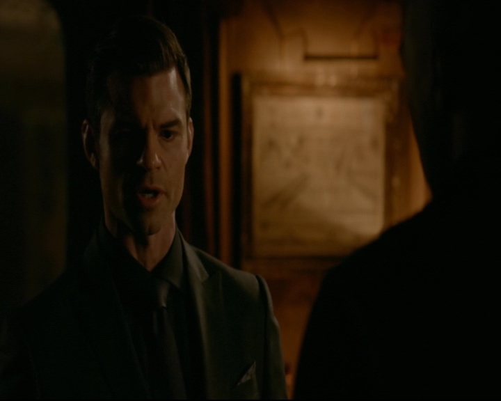 vampirediariesworld-dot-nl_TheOriginals5x12TheTaleOfTwoWolves00014.jpg