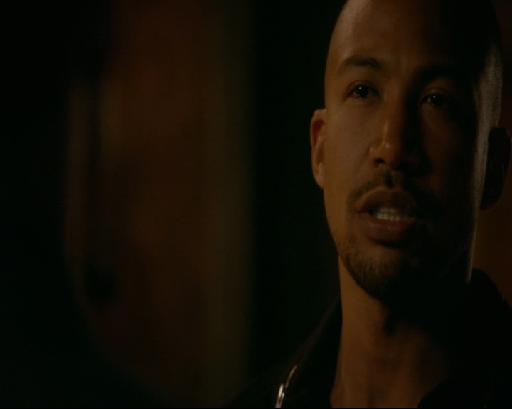 vampirediariesworld-dot-nl_TheOriginals5x12TheTaleOfTwoWolves00034.jpg