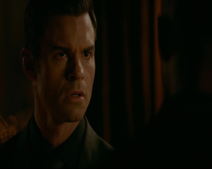 vampirediariesworld-dot-nl_TheOriginals5x12TheTaleOfTwoWolves00051.jpg