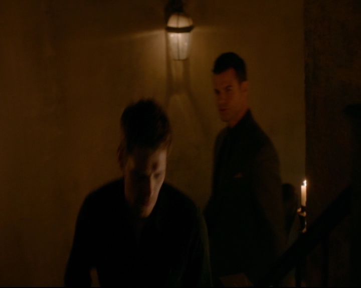 vampirediariesworld-dot-nl_TheOriginals5x12TheTaleOfTwoWolves00081.jpg