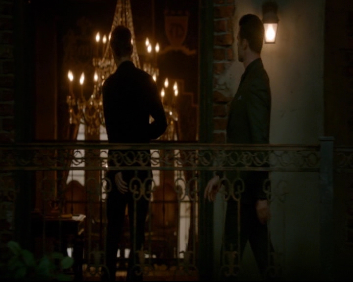 vampirediariesworld-dot-nl_TheOriginals5x12TheTaleOfTwoWolves00088.jpg