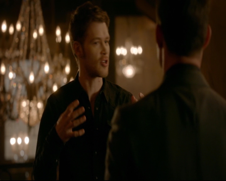 vampirediariesworld-dot-nl_TheOriginals5x12TheTaleOfTwoWolves00096.jpg