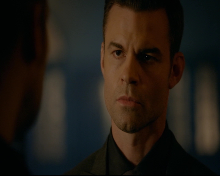 vampirediariesworld-dot-nl_TheOriginals5x12TheTaleOfTwoWolves00119.jpg