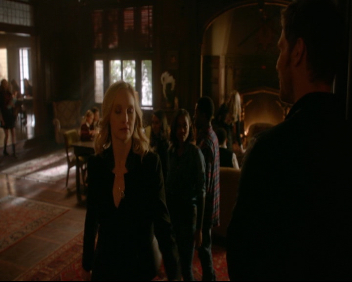 vampirediariesworld-dot-nl_TheOriginals5x12TheTaleOfTwoWolves00186.jpg