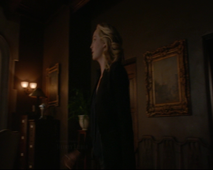 vampirediariesworld-dot-nl_TheOriginals5x12TheTaleOfTwoWolves00192.jpg