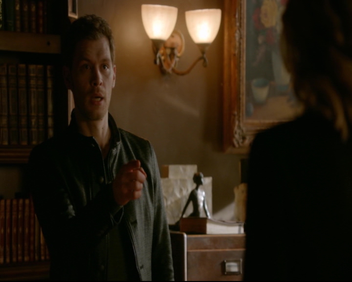 vampirediariesworld-dot-nl_TheOriginals5x12TheTaleOfTwoWolves00203.jpg