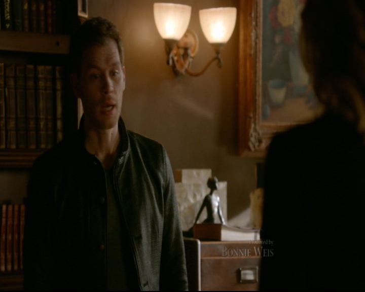 vampirediariesworld-dot-nl_TheOriginals5x12TheTaleOfTwoWolves00204.jpg