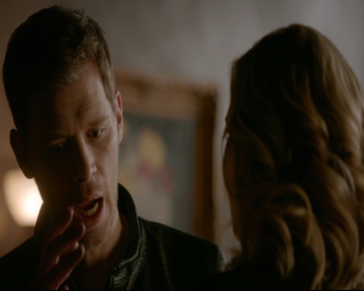 vampirediariesworld-dot-nl_TheOriginals5x12TheTaleOfTwoWolves00361.jpg