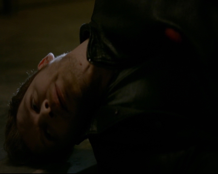 vampirediariesworld-dot-nl_TheOriginals5x12TheTaleOfTwoWolves00773.jpg
