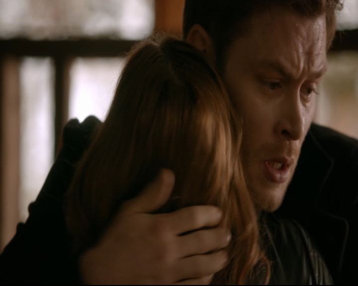 vampirediariesworld-dot-nl_TheOriginals5x12TheTaleOfTwoWolves01593.jpg