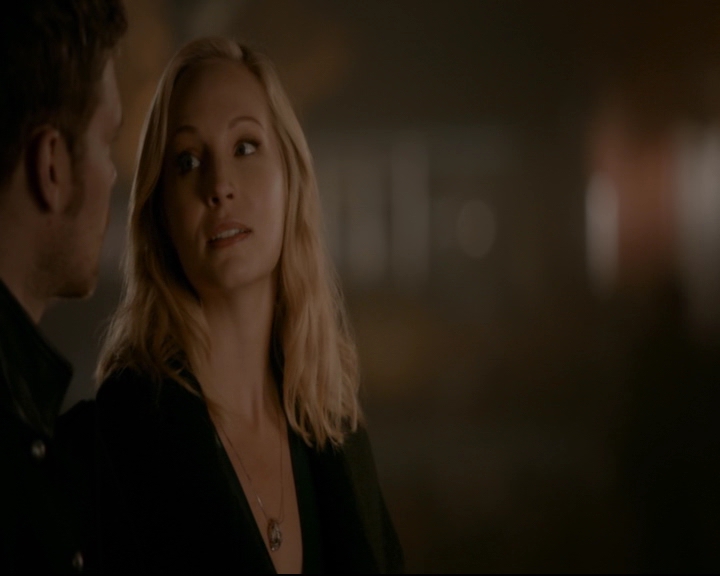 vampirediariesworld-dot-nl_TheOriginals5x12TheTaleOfTwoWolves01917.jpg
