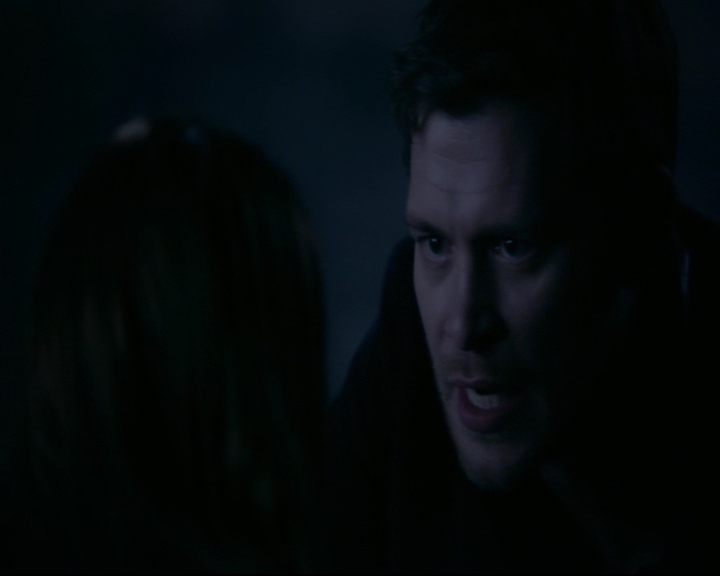 vampirediariesworld-dot-nl_TheOriginals5x12TheTaleOfTwoWolves02195.jpg