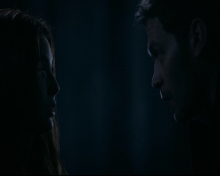 vampirediariesworld-dot-nl_TheOriginals5x12TheTaleOfTwoWolves02200.jpg