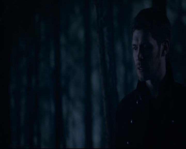 vampirediariesworld-dot-nl_TheOriginals5x12TheTaleOfTwoWolves02243.jpg
